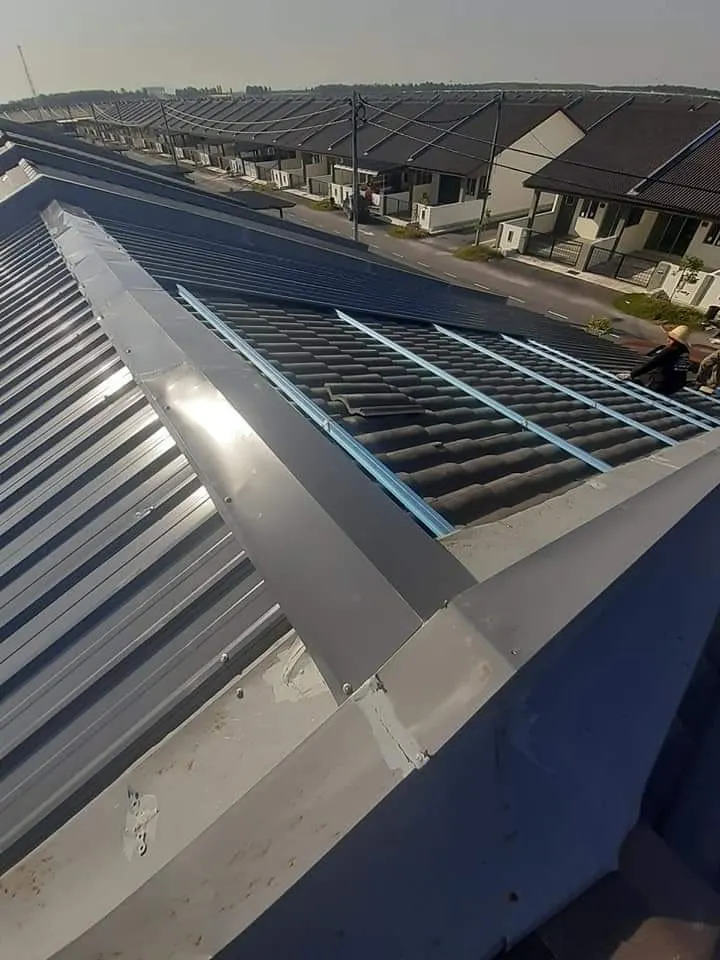 Metal deck roof double layer - hasil kerja Sepang